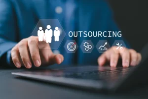 IT Outsourcing for CFOs: 6 Master Strategies to Reduce Risk